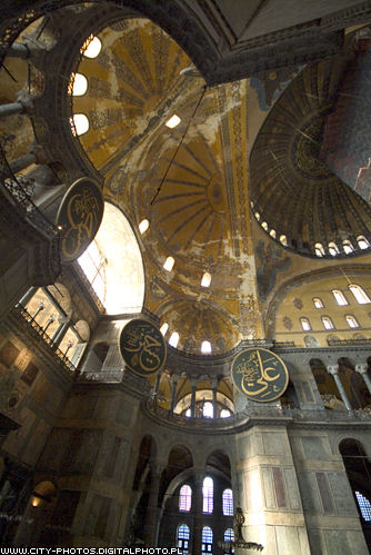 Hagia Sophia Interior (The Ayasofya Museum) 