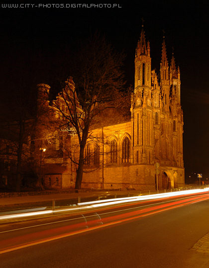 Vilnius St Ann's Church by night 