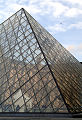 Image of Pyramide in Louvre 
