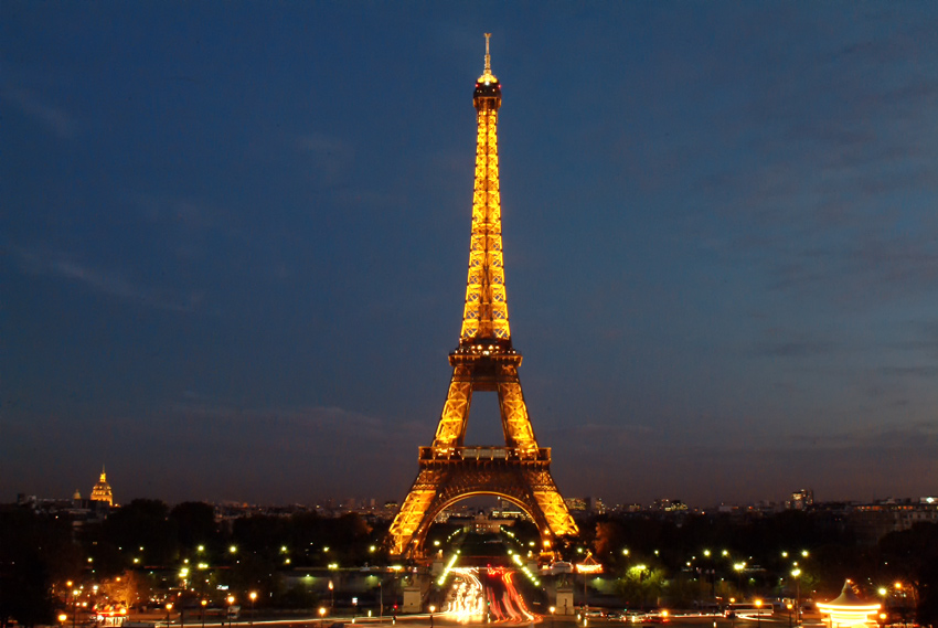 Night photo of Eiffel Tower in Paris 