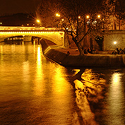Night in Paris - Seine river 